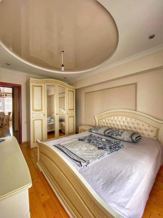 Apartment Dolphin Μπατούμι Εξωτερικό φωτογραφία